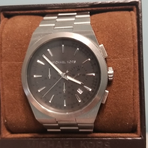 Michael Kors Watch - Picture 1 of 3